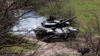 На Донецк движется колонна из 50 вражеских танков